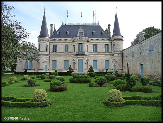 chateau palmer הנמצא בגדה השמאלית של בורדו שביינותיו אחוז זן הענבים קברנה סוביניון גבוה יחסית.