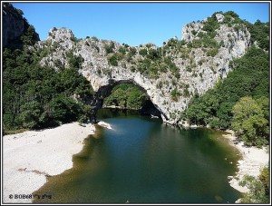 Pont d'Arc על אחד מה-נהרות בדרום צרפת